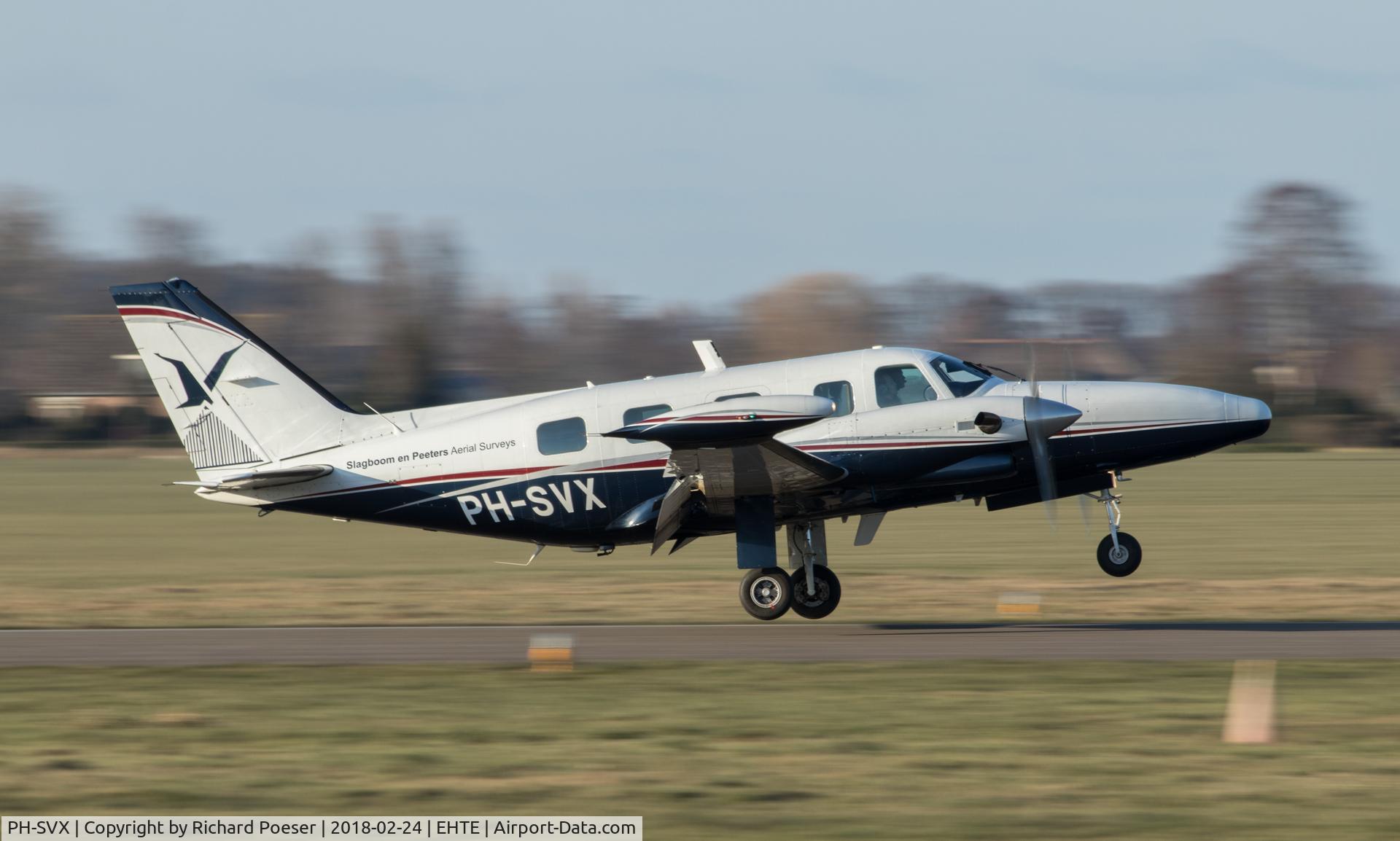 PH-SVX, Piper PA-31T2 Cheyenne IIXL C/N 31T-1166004, Landing after photoflight at Teuge.