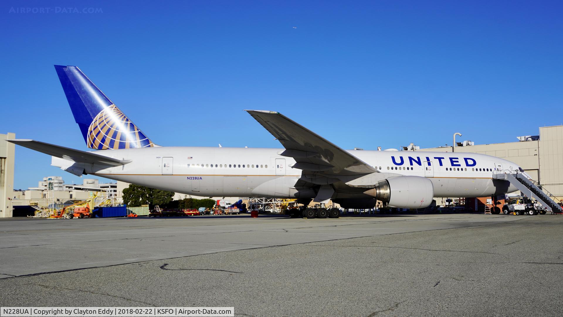 N228UA, 2002 Boeing 777-222 C/N 30556, SFO 2018.