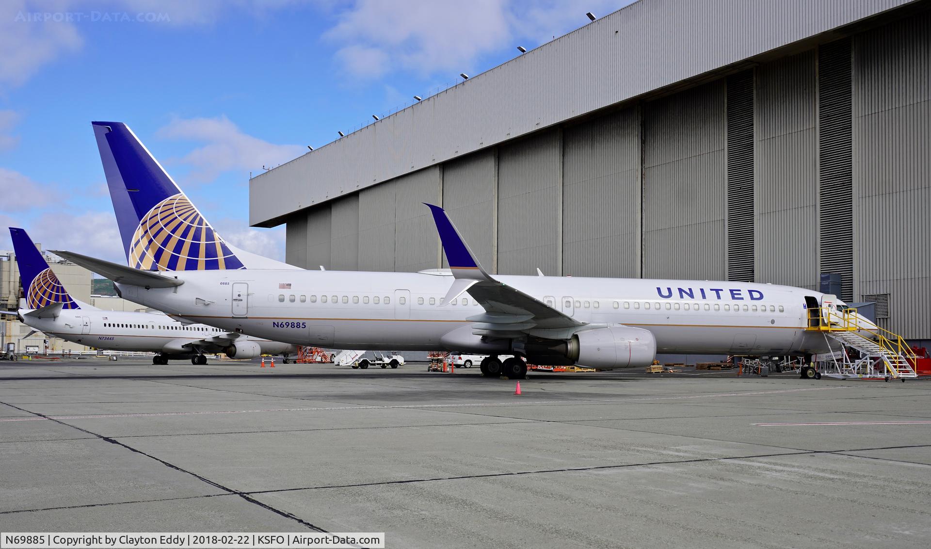 N69885, 2015 Boeing 737-924/ER C/N 42189, SFO 2018.
