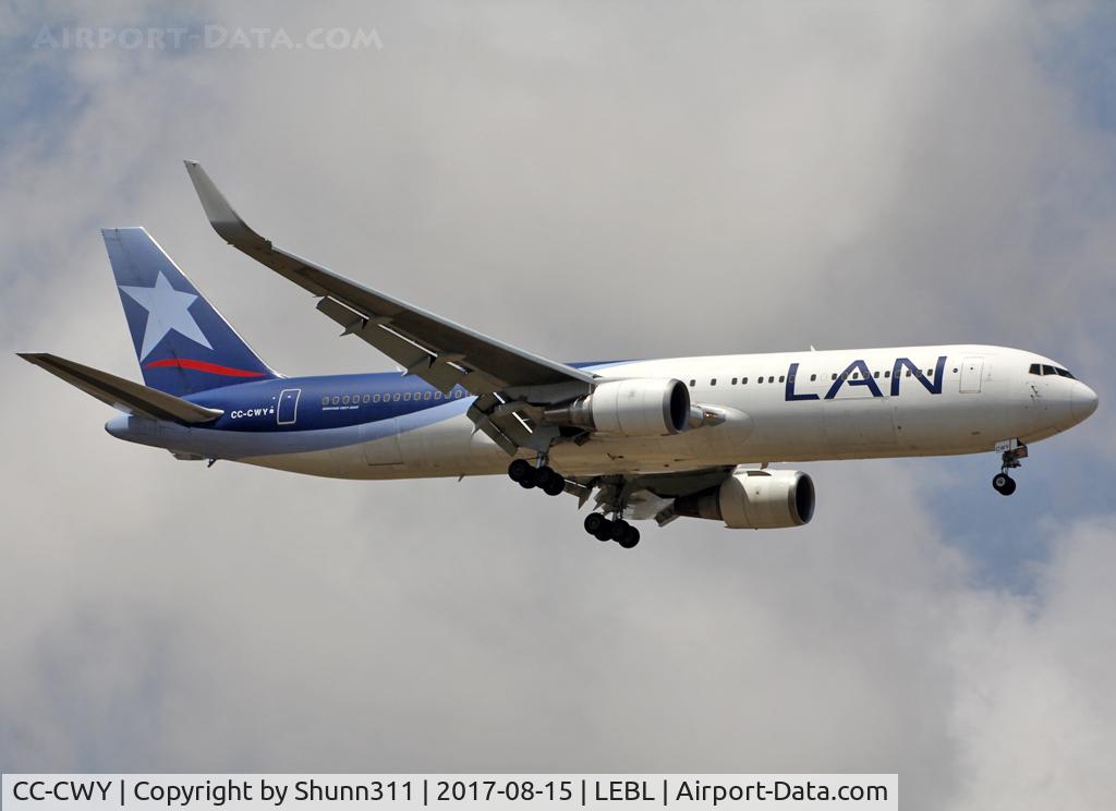 CC-CWY, 2007 Boeing 767-316/ER C/N 35231, Landing rwy 07L