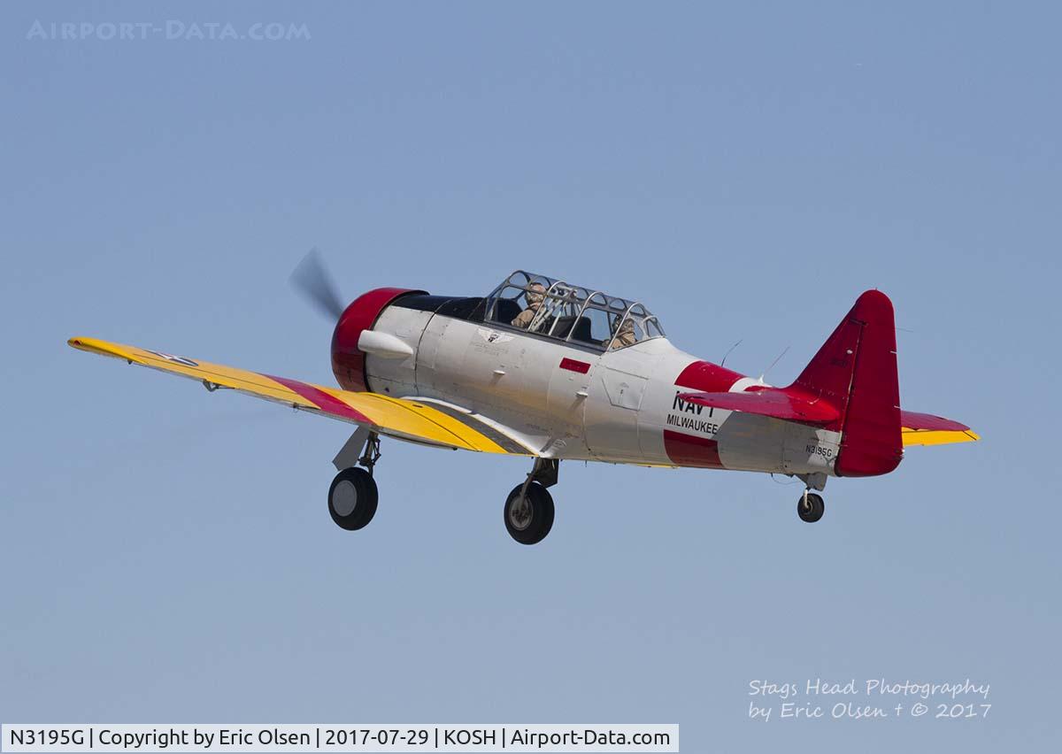 N3195G, North American SNJ-5 Texan Texan C/N 51697, Texan at Airventure.