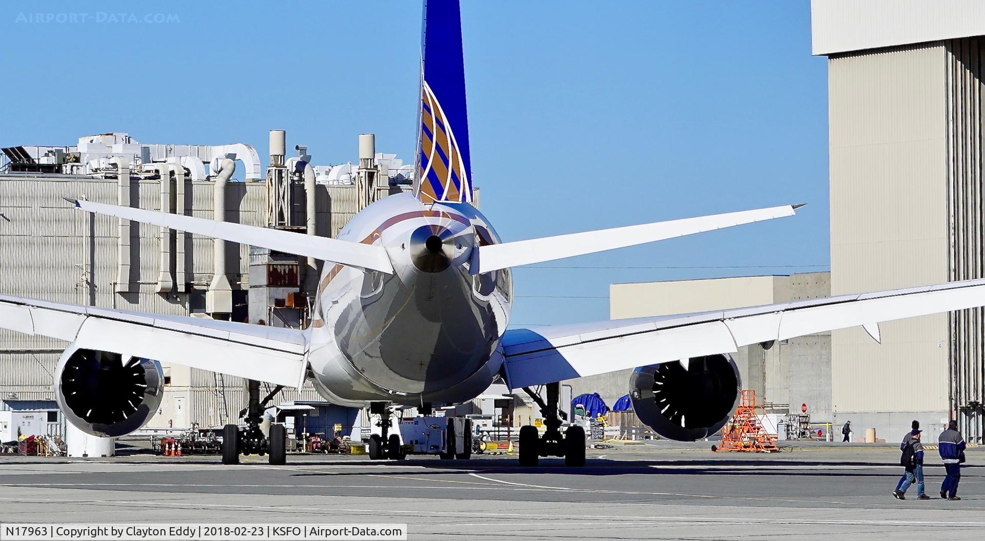 N17963, 2016 Boeing 787-9 Dreamliner C/N 37812, SFO 2018.