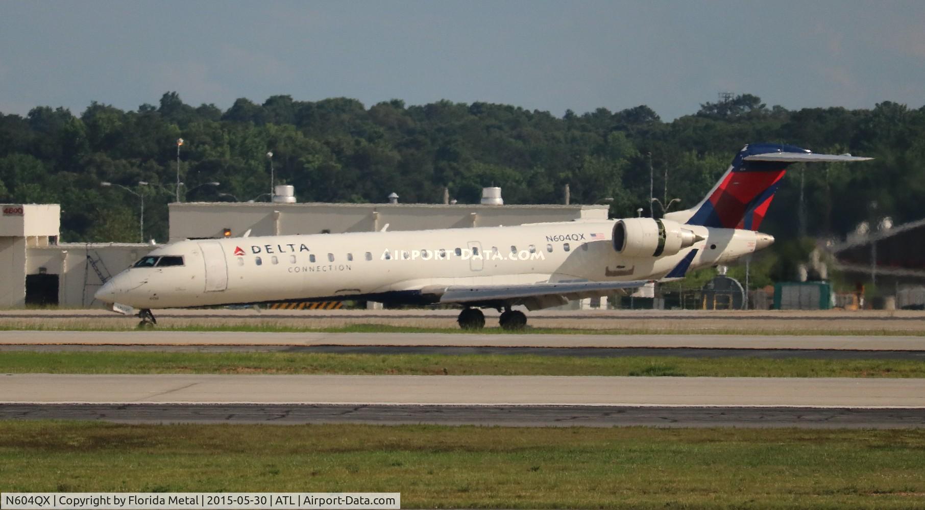 N604QX, 2001 Bombardier CRJ-701 (CL-600-2C10) C/N 10019, Delta Connection