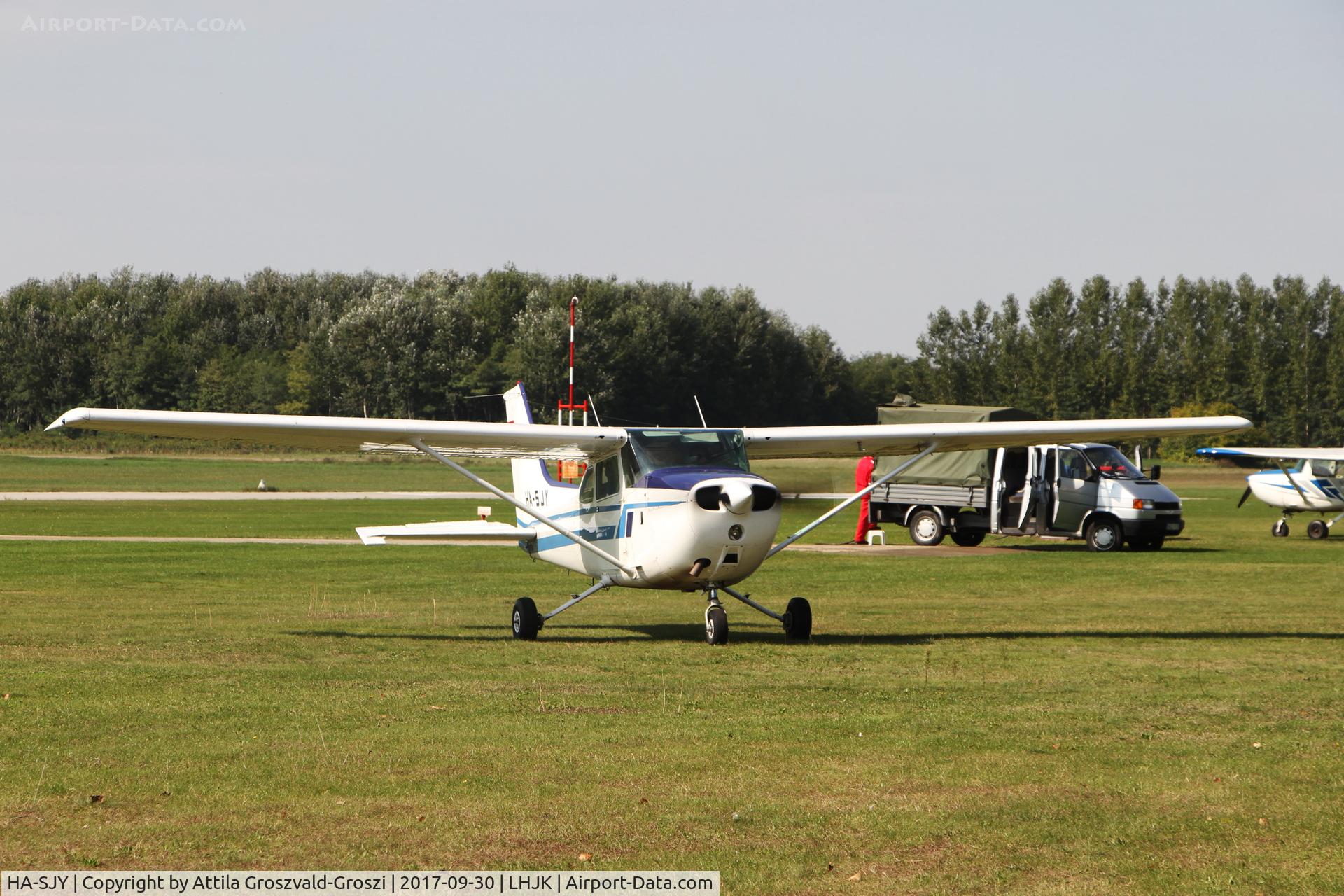 HA-SJY, Cessna 172N C/N 17268609, Jakabszállás Airport, Hungary
