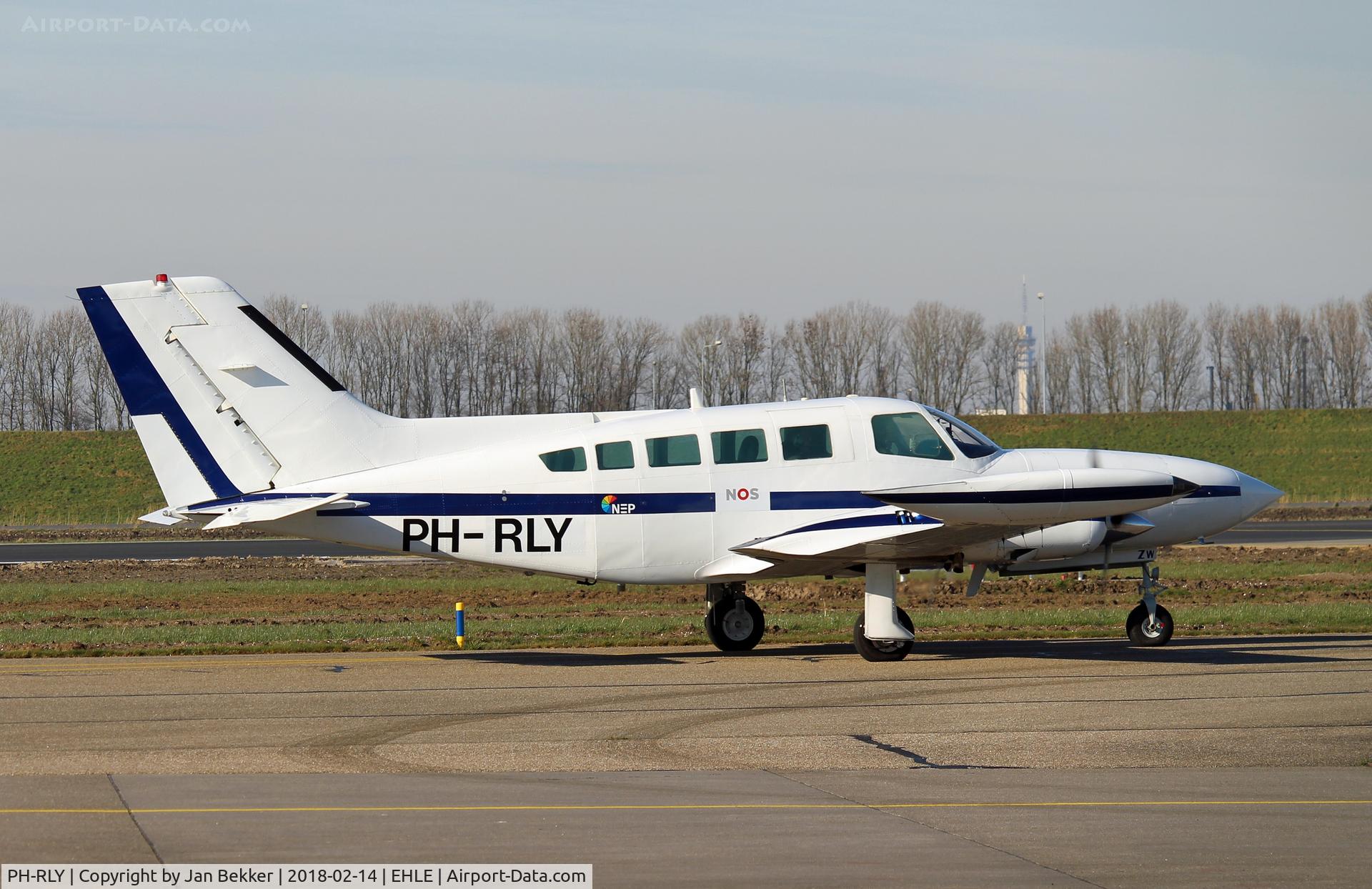 PH-RLY, 1977 Cessna 402B Businessliner C/N 402B1231, Lelystad Airport