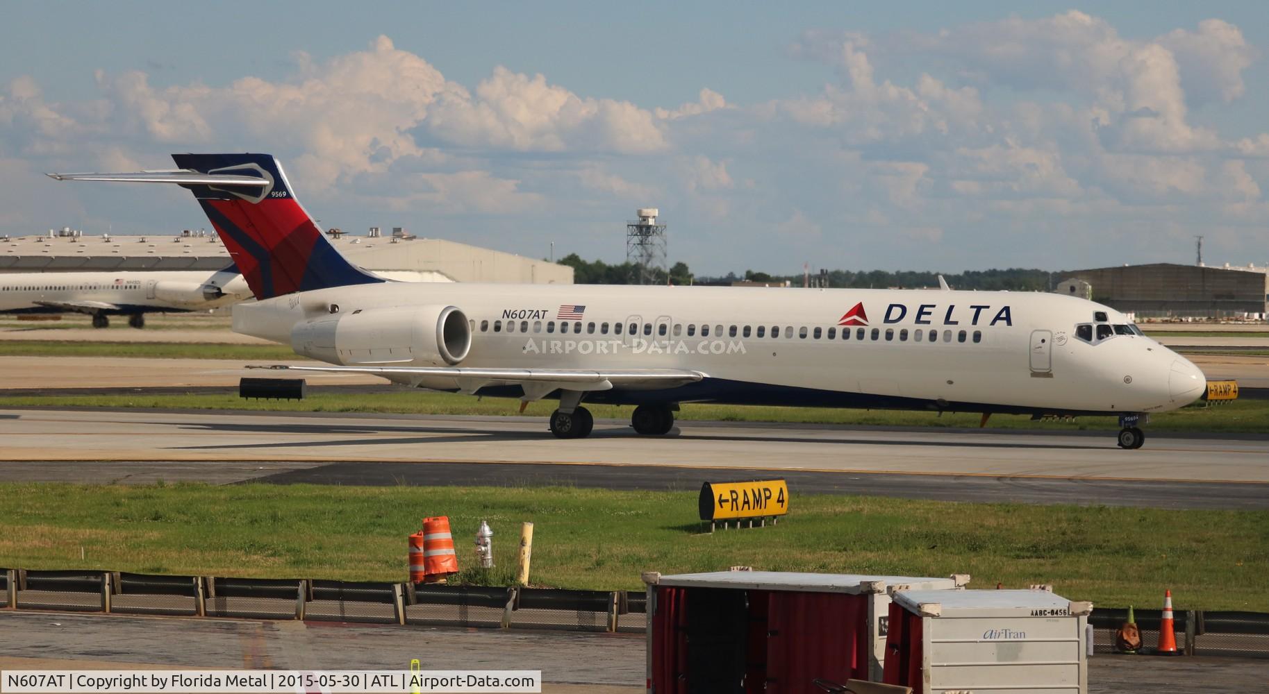 N607AT, 2000 Boeing 717-200 C/N 55074, Delta