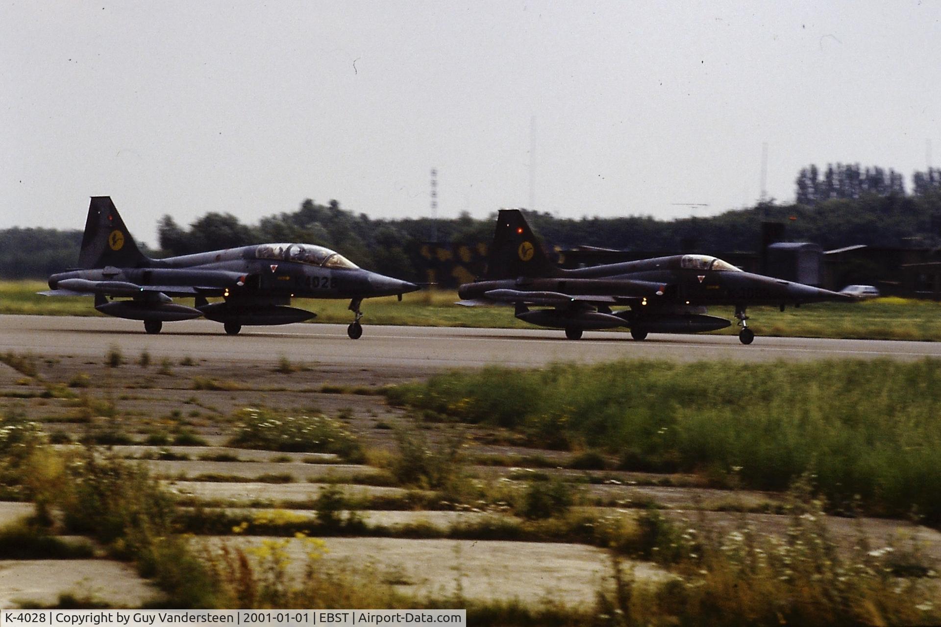 K-4028, 1971 Northrop (Canadair) NF-5B (CL-226) C/N 4028, Pair of Dutch NF-5's take off at EBST