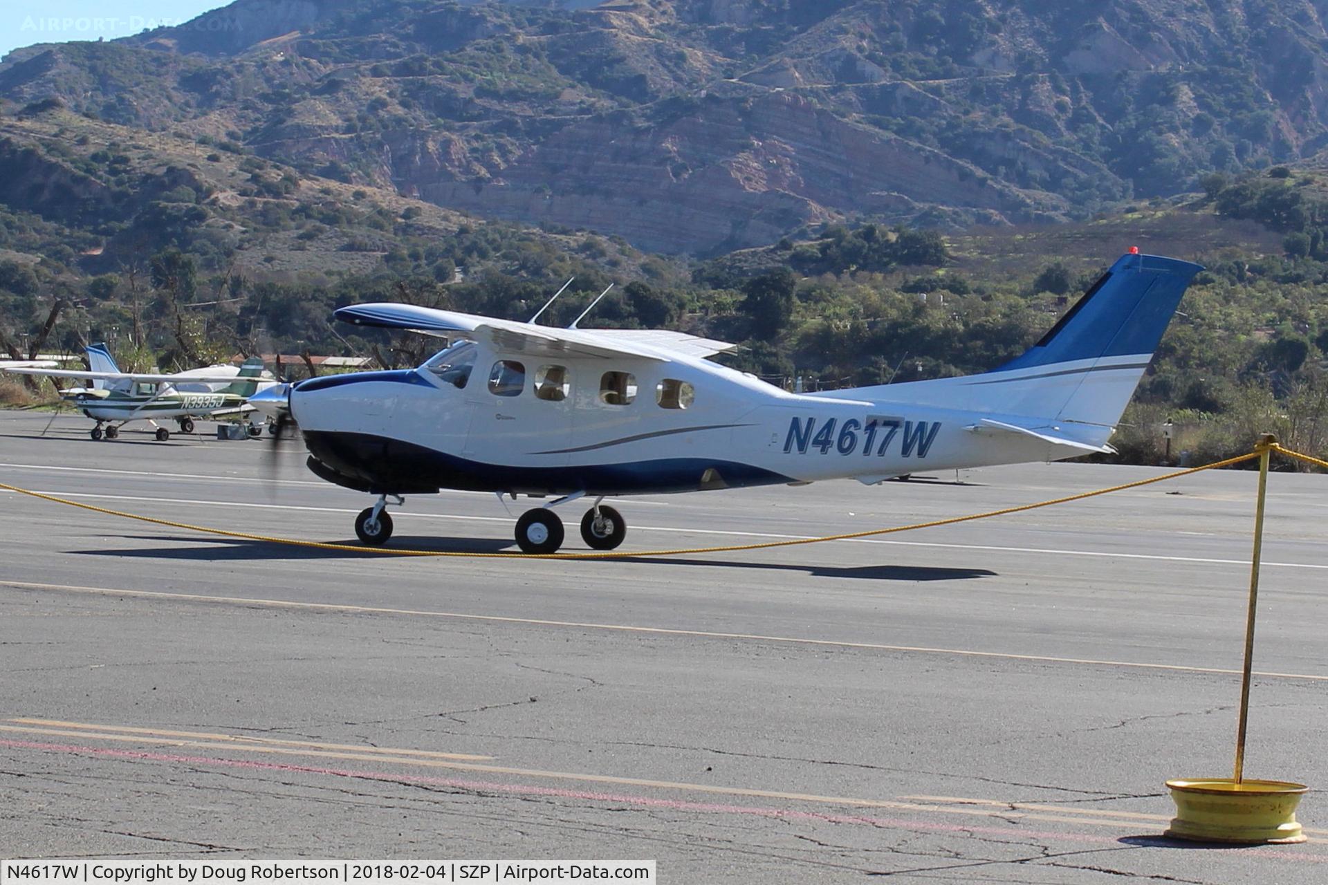 N4617W, 1980 Cessna P210N Pressurised Centurion C/N P21000623, 1980 Cessna P210N CENTURION, Continental TSIO-520 325 Hp, turbocharged and pressurized, taxi off the active