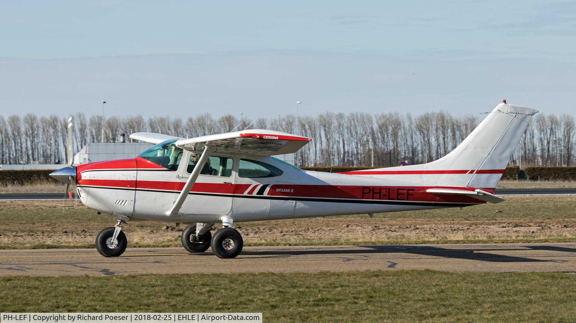 PH-LEF, Cessna 182Q Skylane C/N 18267283, Taxiing out for a local flight.