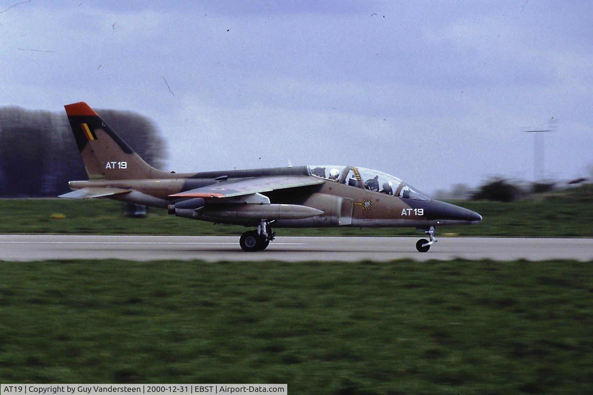 AT19, Dassault-Dornier Alpha Jet 1B C/N B19/1071, BAF A-Jet AT19 at EBST (eighties)