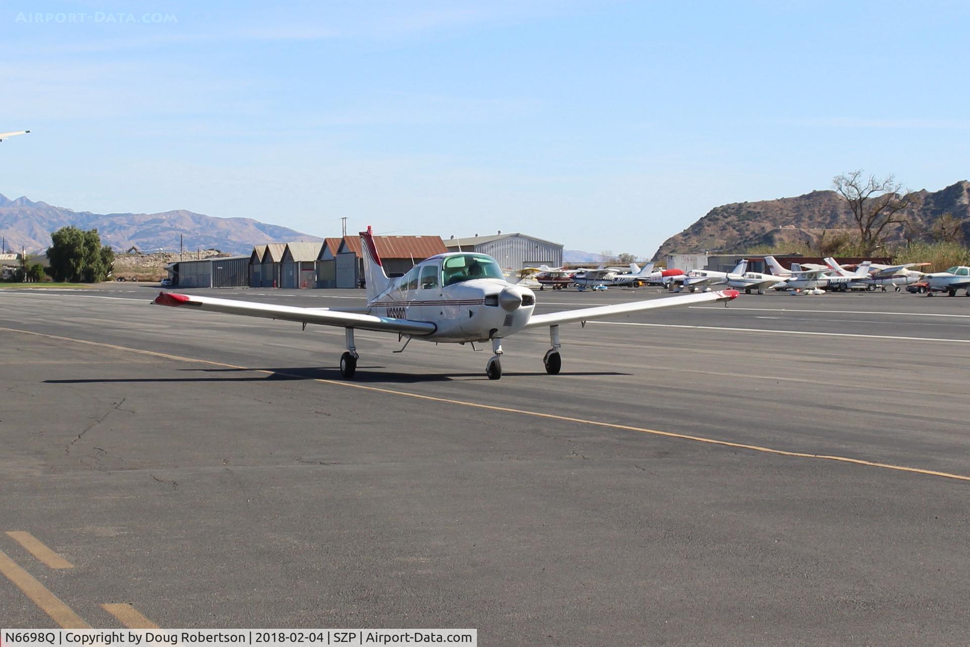 N6698Q, 1983 Beech C23 Sundowner 180 Sundowner 180 C/N M-2391, 1983 Beech C23 SUNDOWNER 180, Lycoming O&VO-360 180 Hp, taxi to Rwy 04