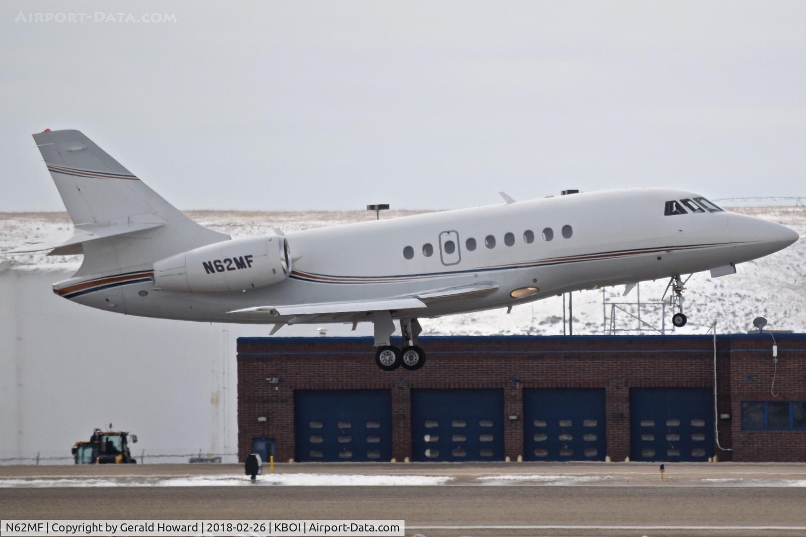 N62MF, 1995 Dassault Falcon 2000 C/N 17, Take off from RWY 28R.