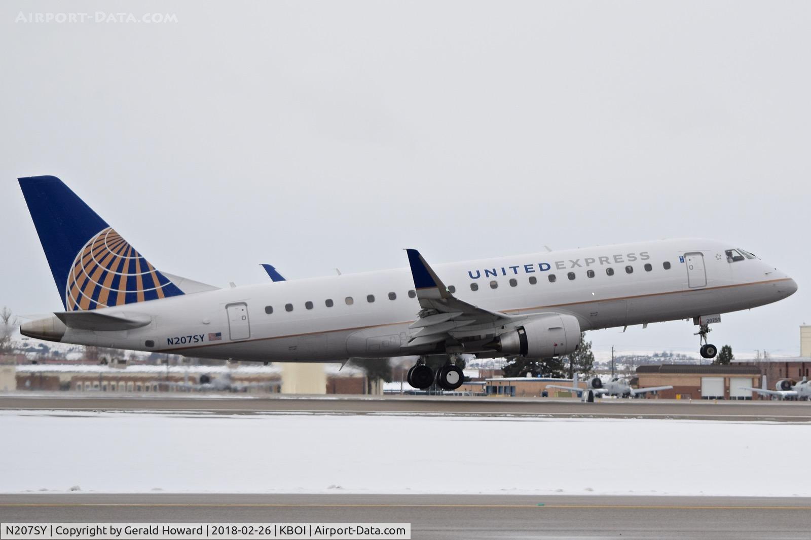 N207SY, 2017 Embraer 175LR (ERJ-170-200LR) C/N 17000643, Take off from RWY 28R.