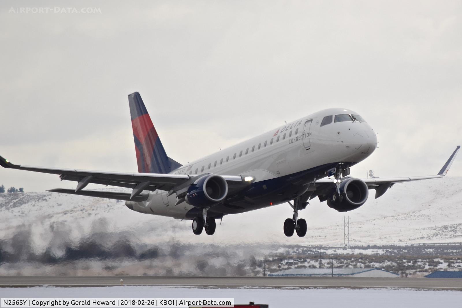 N256SY, 2017 Embraer 175LR (ERJ-170-200LR) C/N 17000647, Take off from RWY 28R.