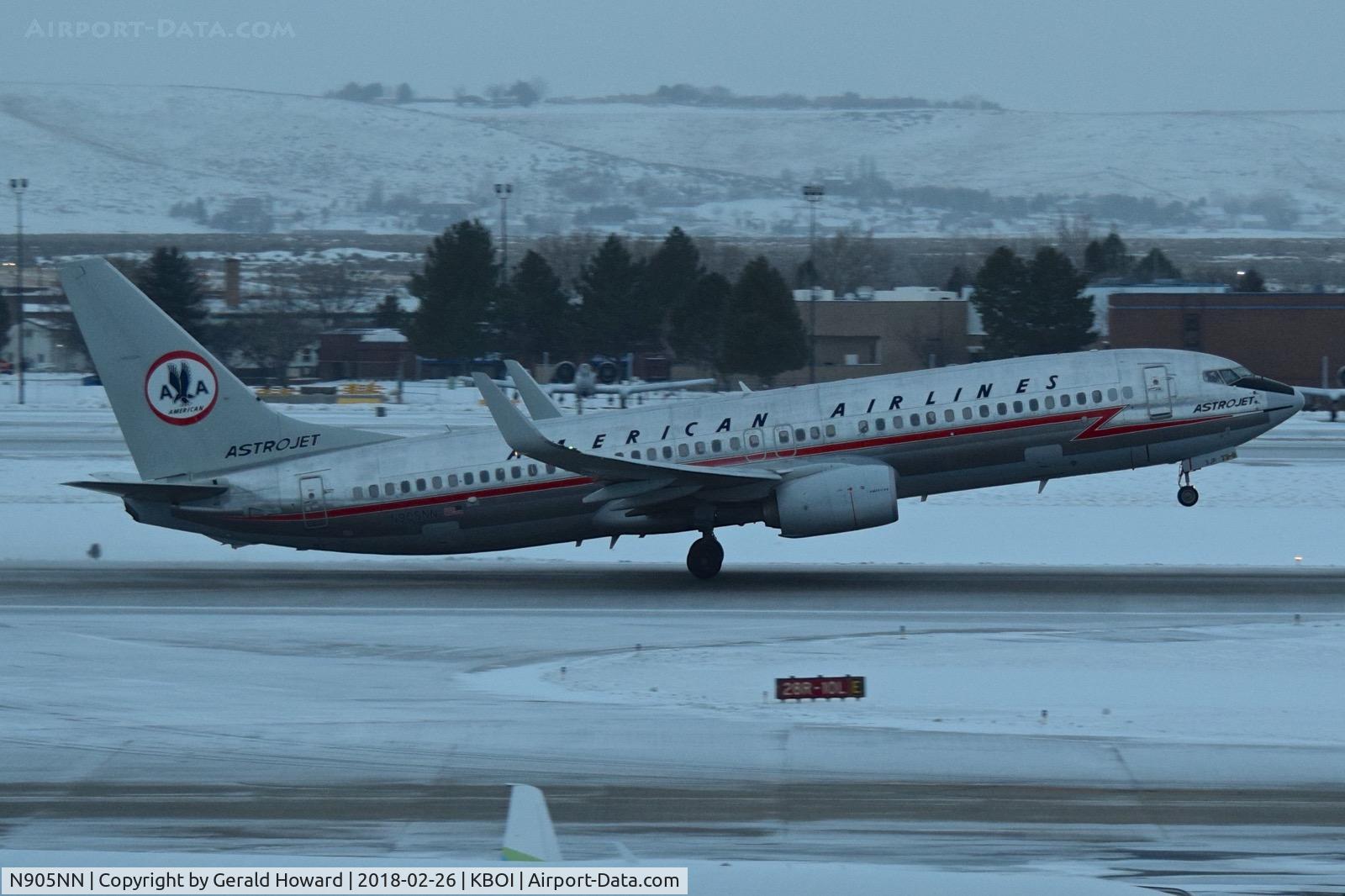 N905NN, 2012 Boeing 737-823 C/N 31156, Early morning take off from RWY 28R.