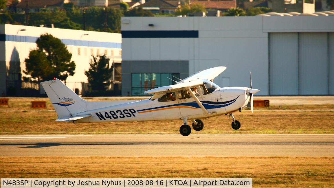 N483SP, 1998 Cessna 172S C/N 172S8029, Crosswind/29R landing.
