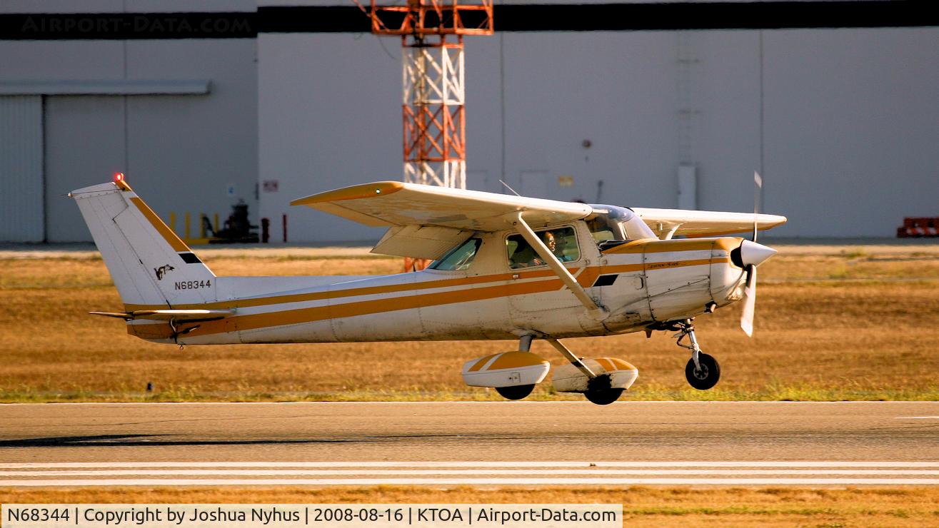 N68344, 1978 Cessna 152 C/N 15282271, Landing, TOA