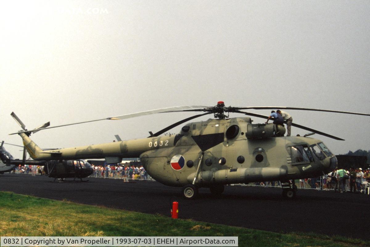 0832, Mil Mi-17 Hip C/N 108M32, Czech Air Force Mil Mi-17 Hip-H helicopter at the Eindhoven air base Open Day 1993