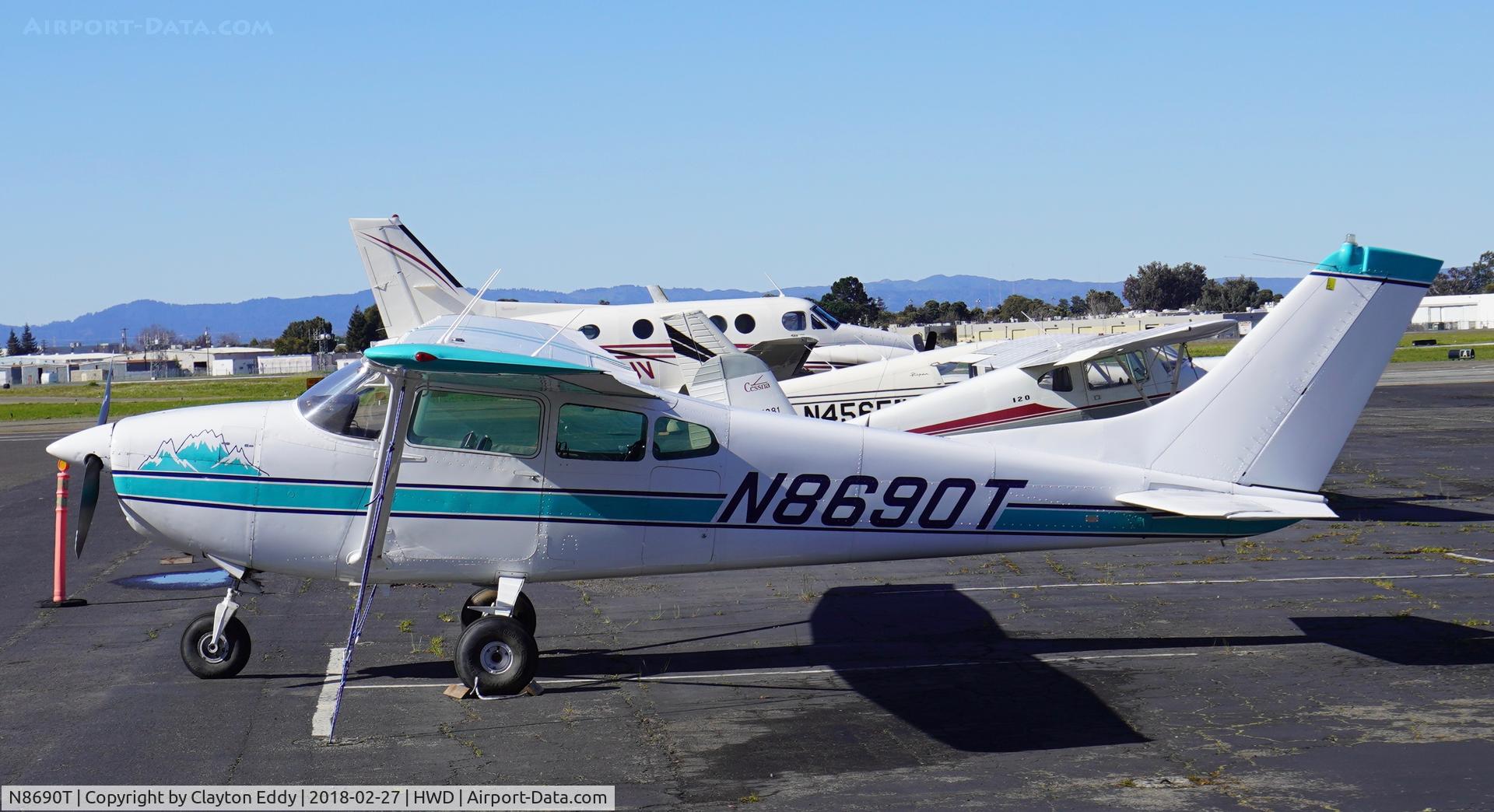 N8690T, 1960 Cessna 182C Skylane C/N 52590, Hayward Airport California 2018.