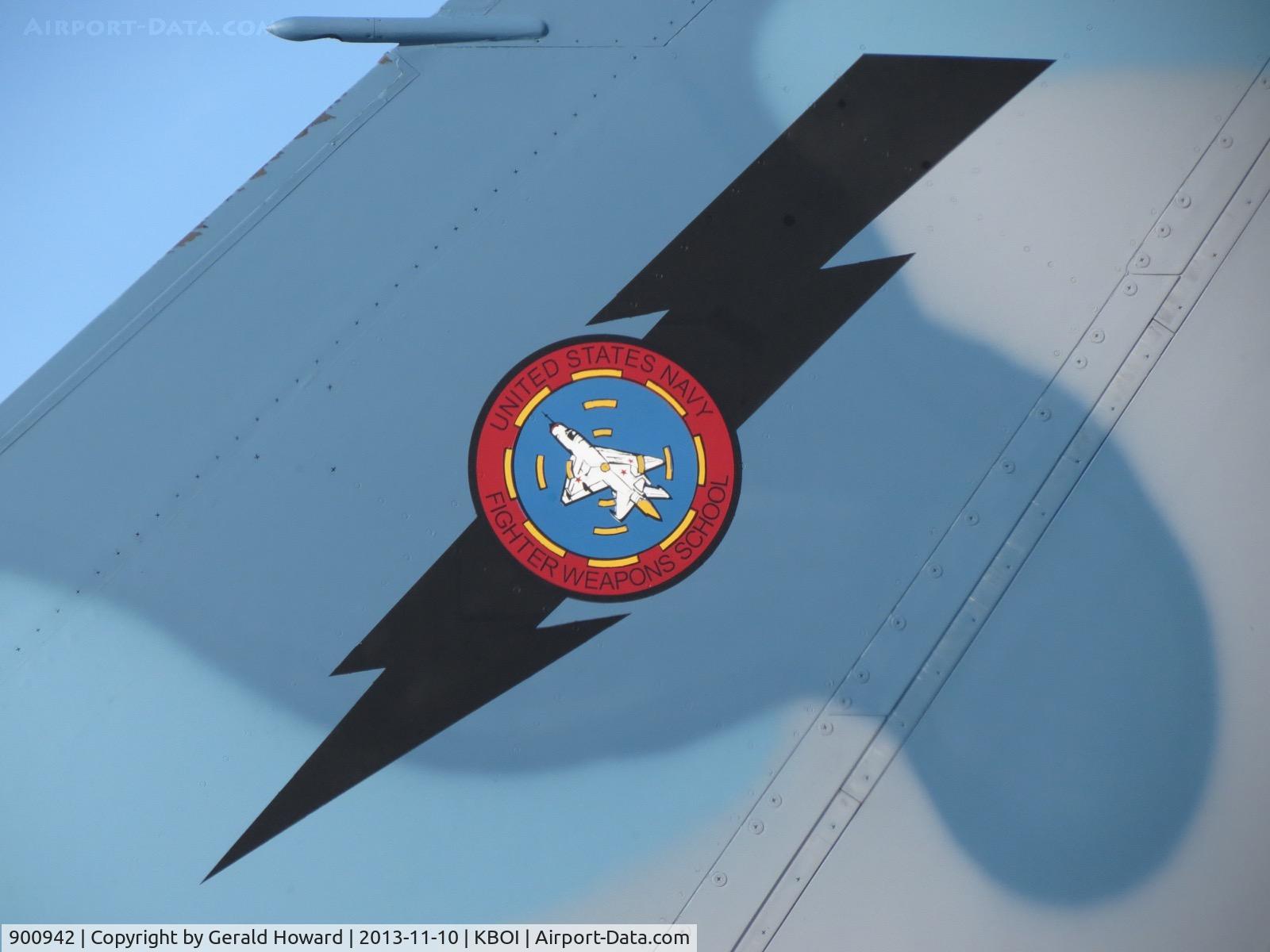 900942, 1990 General Dynamics F-16A C/N DG-1, NAS Fallon, NV.  Old USAF 90-0942. Turned over to USN in December 2002.