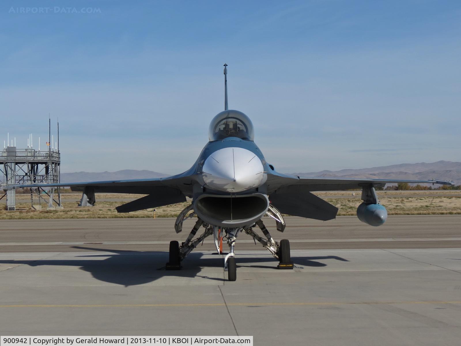 900942, 1990 General Dynamics F-16A C/N DG-1, USN Fighter Weapon School, NAS Fallon NV.