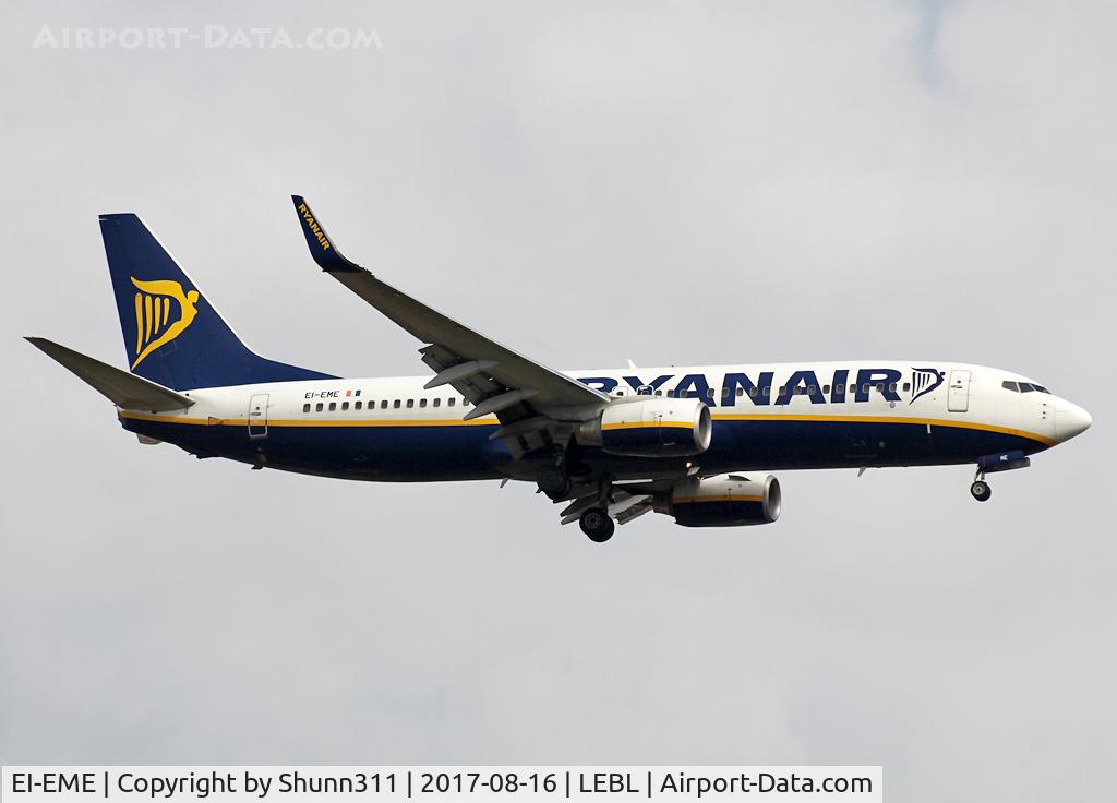 EI-EME, 2010 Boeing 737-8AS C/N 35029, Landing rwy 07L