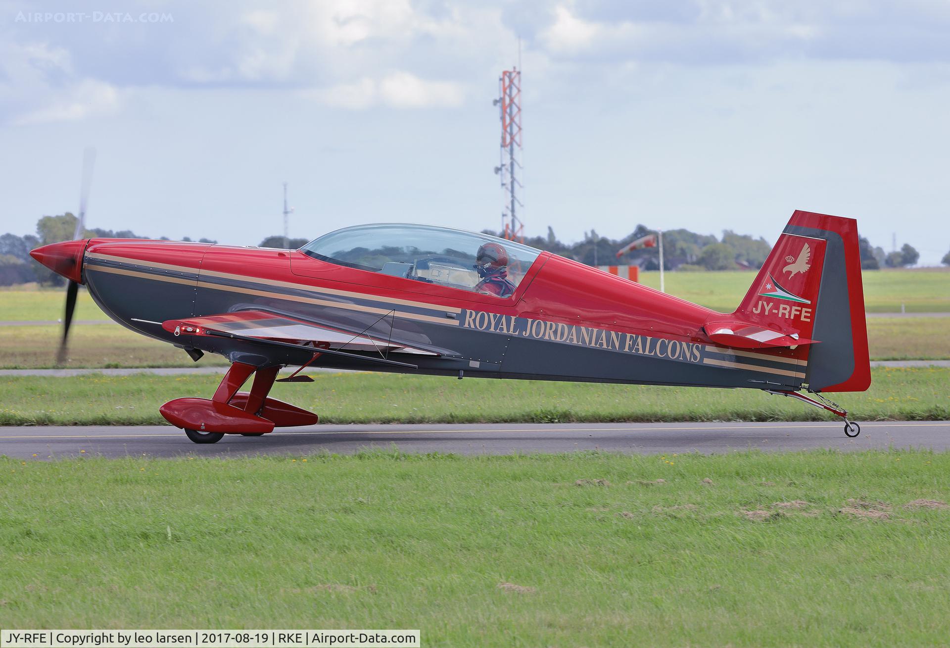 JY-RFE, Extra EA-300LP C/N 1243, Roskilde Air Show 19.8.2017