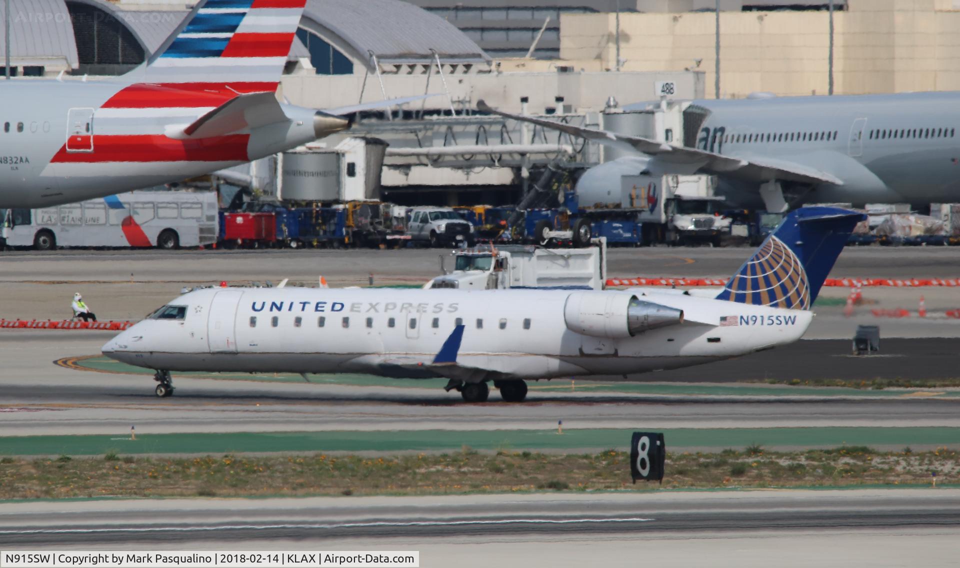 N915SW, 2002 Bombardier CRJ-200LR (CL-600-2B19) C/N 7615, CL-600-2B19