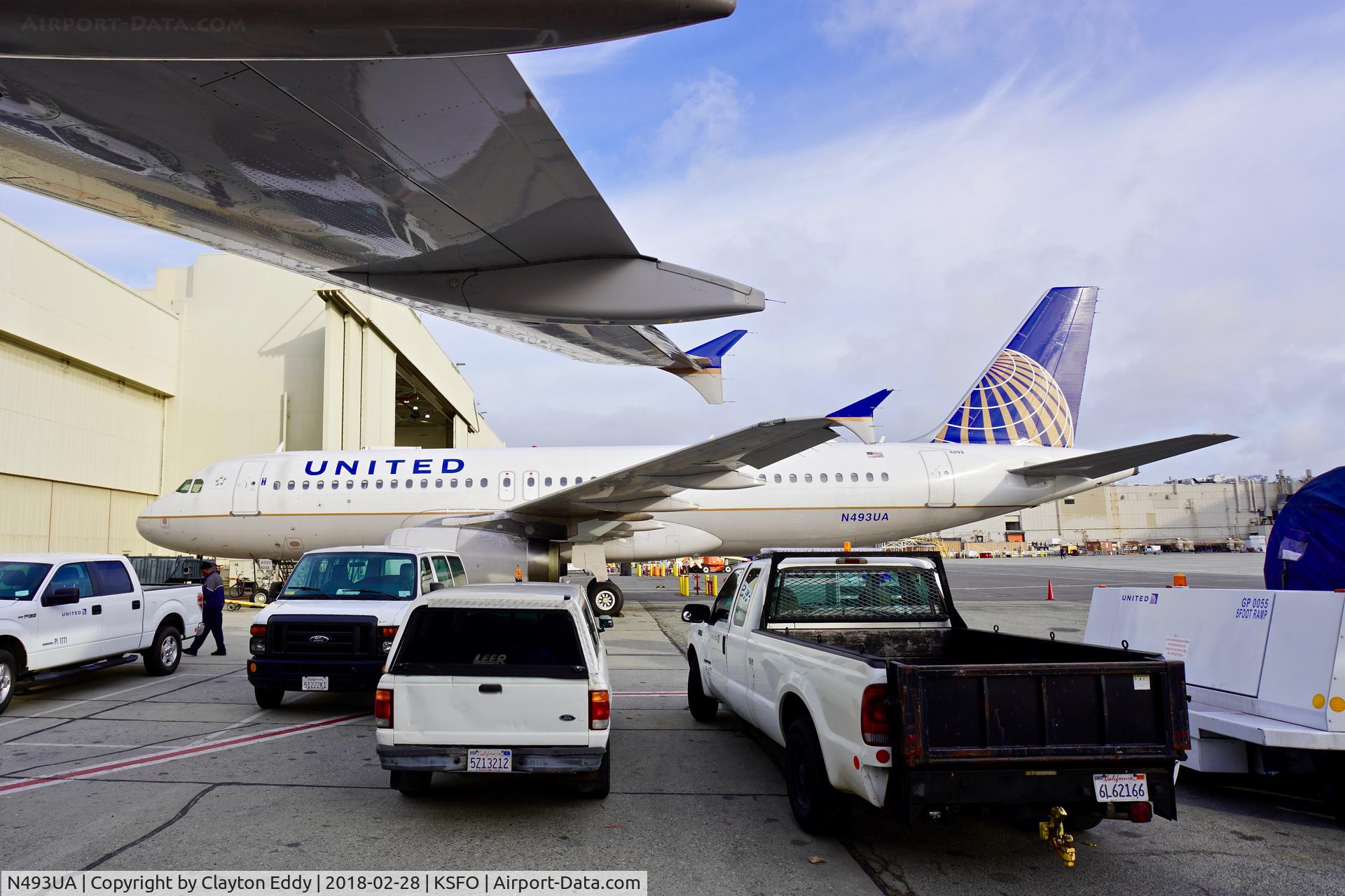 N493UA, 2002 Airbus A320-232 C/N 1821, SFO 2018.