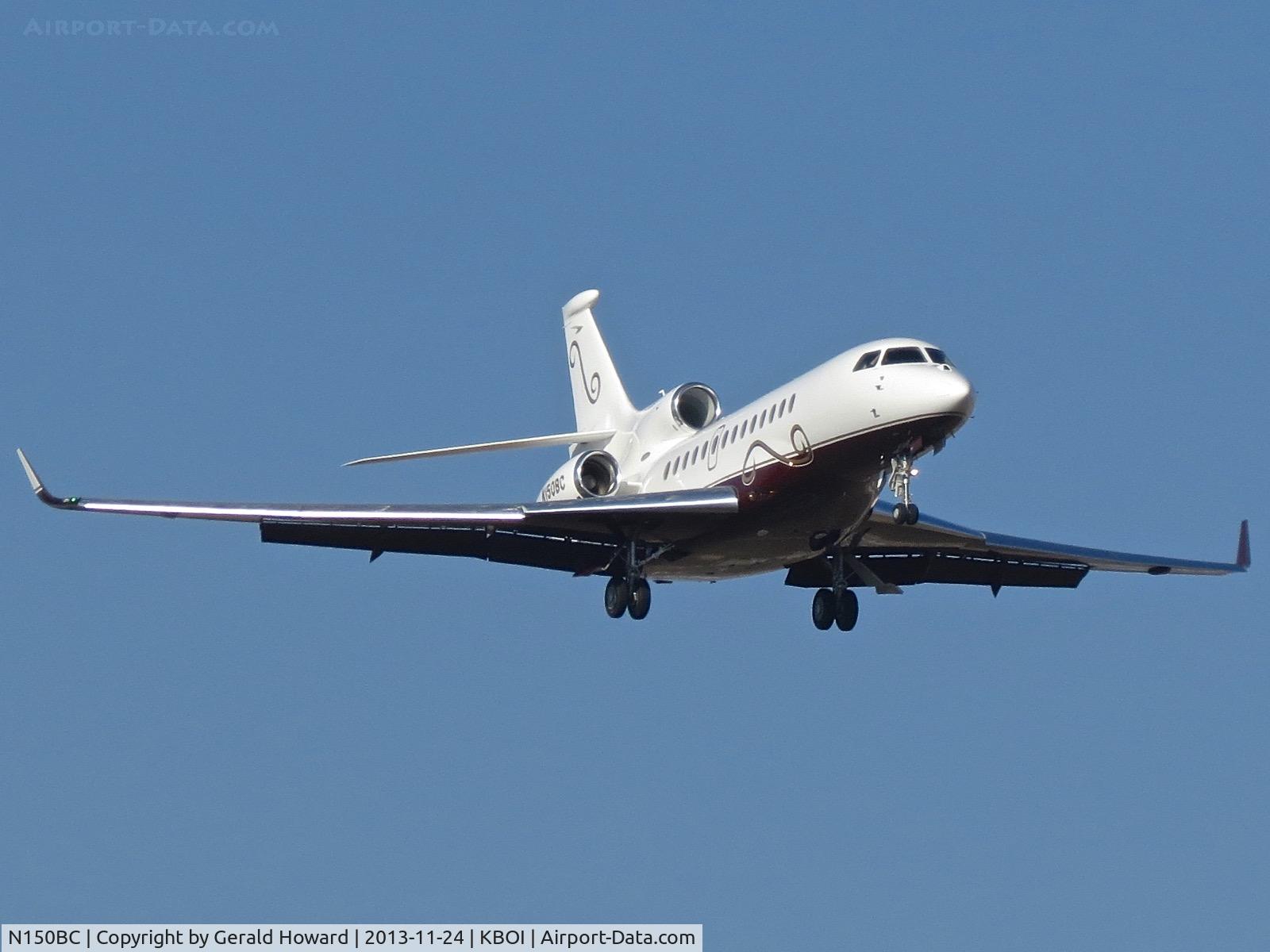 N150BC, 2010 Dassault Falcon 7X C/N 103, On approach for RWY 10R.