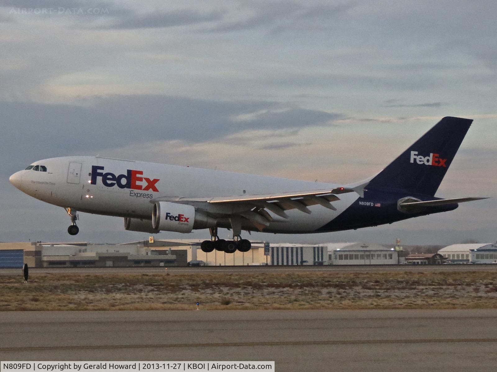 N809FD, 1987 Airbus A310-324 C/N 449, Landing RWY 10L.