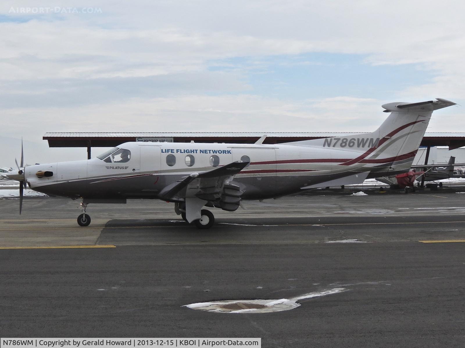 N786WM, 2007 Pilatus PC-12/47 C/N 786, Taxiing to RWY 10R.