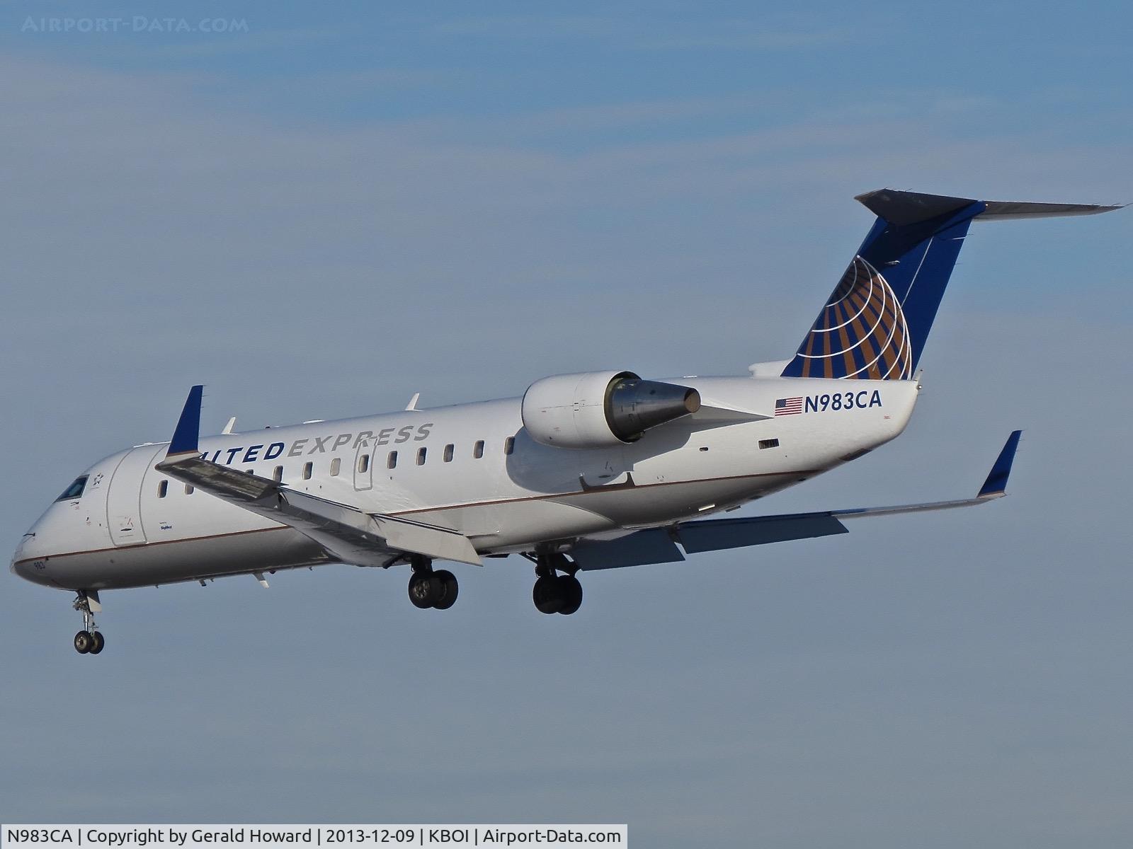 N983CA, 1997 Canadair CRJ-100ER (CL-600-2B19) C/N 7169, Landing RWY 28R.