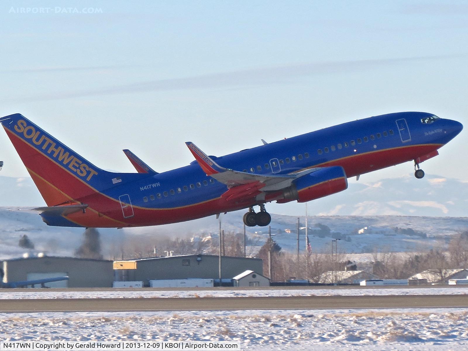 N417WN, 2001 Boeing 737-7H4 C/N 29822, Departing RWY 28R.