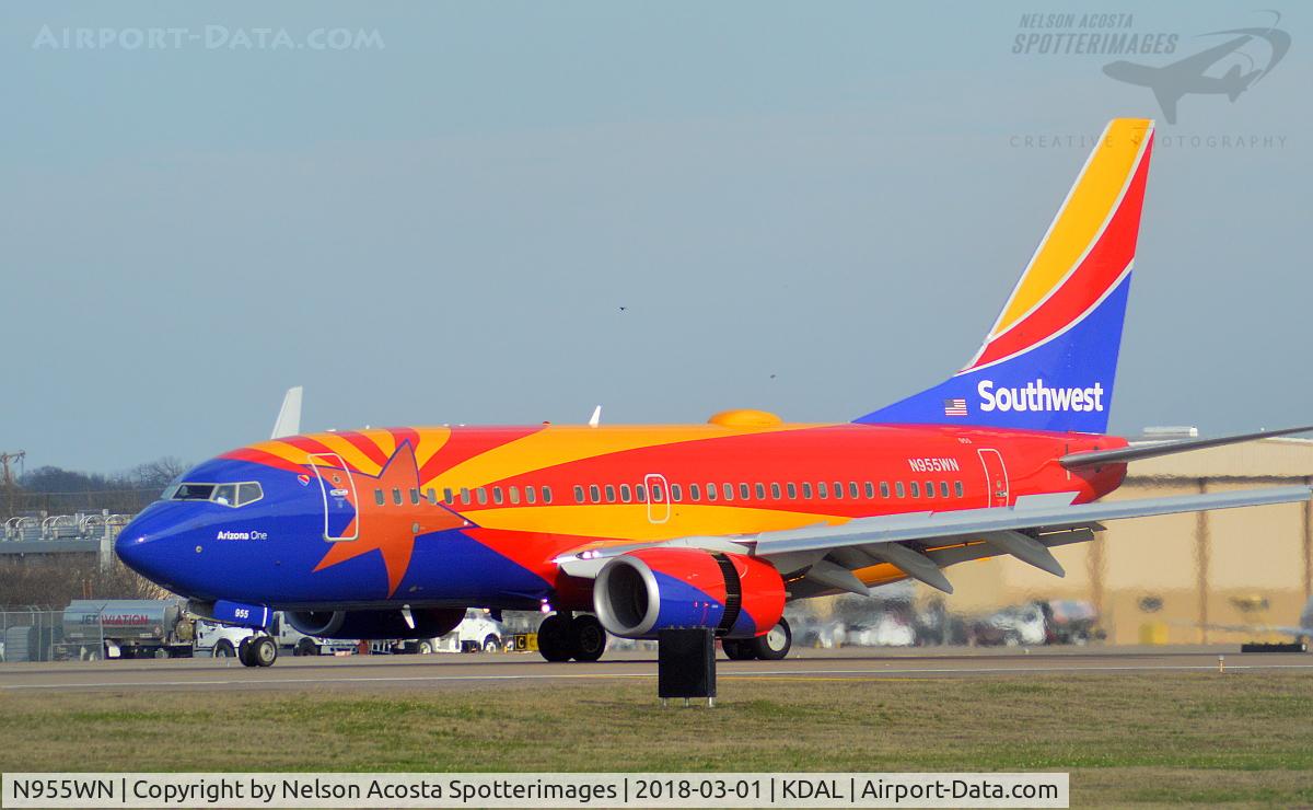 N955WN, 2011 Boeing 737-7H4 C/N 36671, KDEN-KDAL. Landing on Runway 31L.