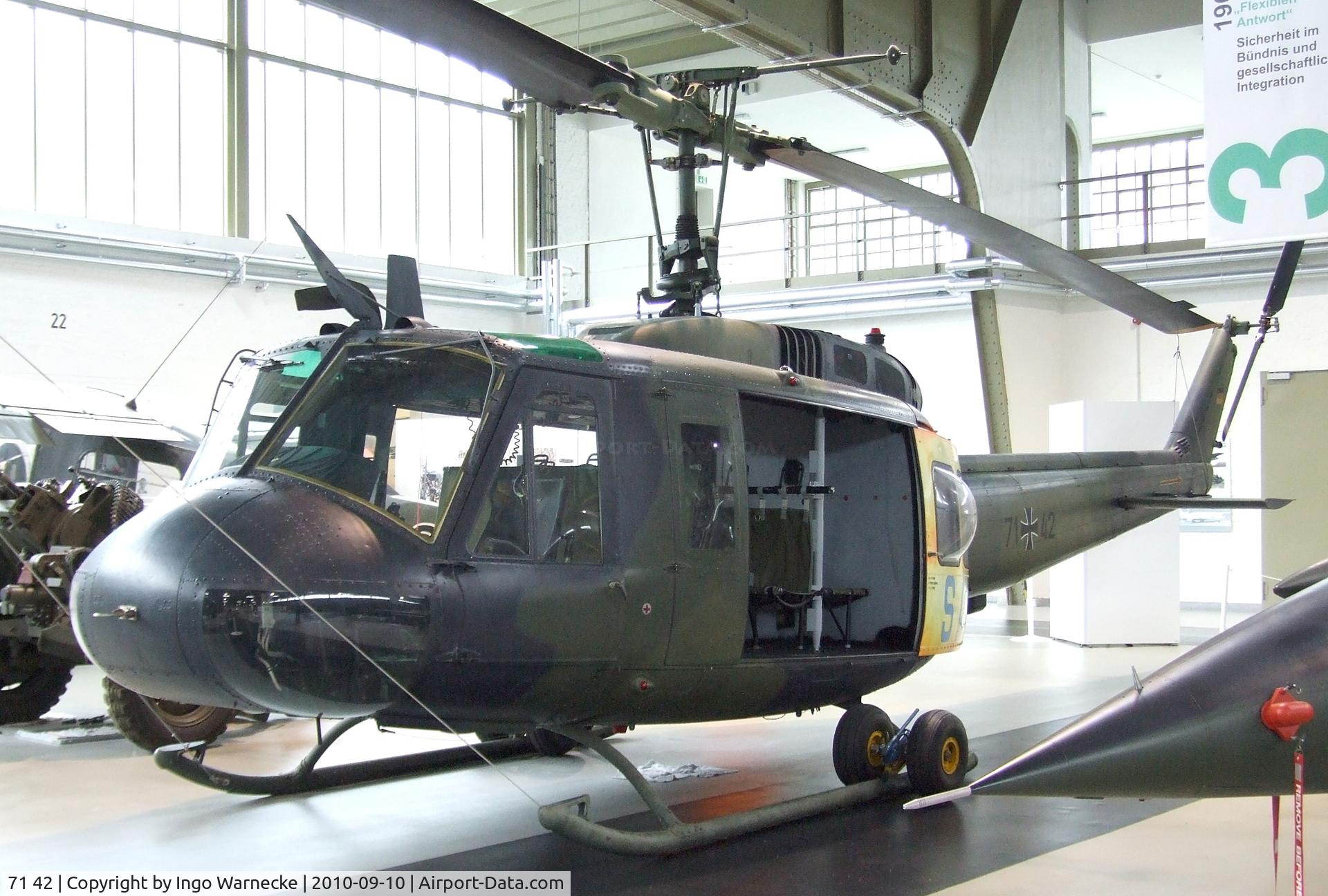 71 42, Bell (Dornier) UH-1D Iroquois (205) C/N 8202, Bell (Dornier) UH-1D Iroquois at the Luftwaffenmuseum, Berlin-Gatow