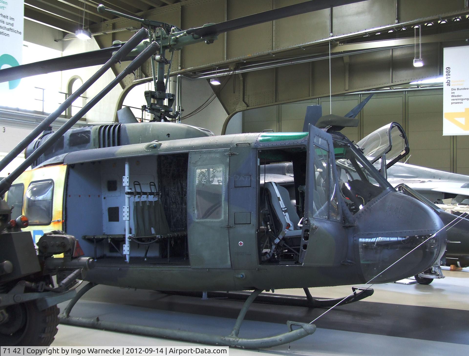 71 42, Bell (Dornier) UH-1D Iroquois (205) C/N 8202, Bell (Dornier) UH-1D Iroquois at the Luftwaffenmuseum, Berlin-Gatow