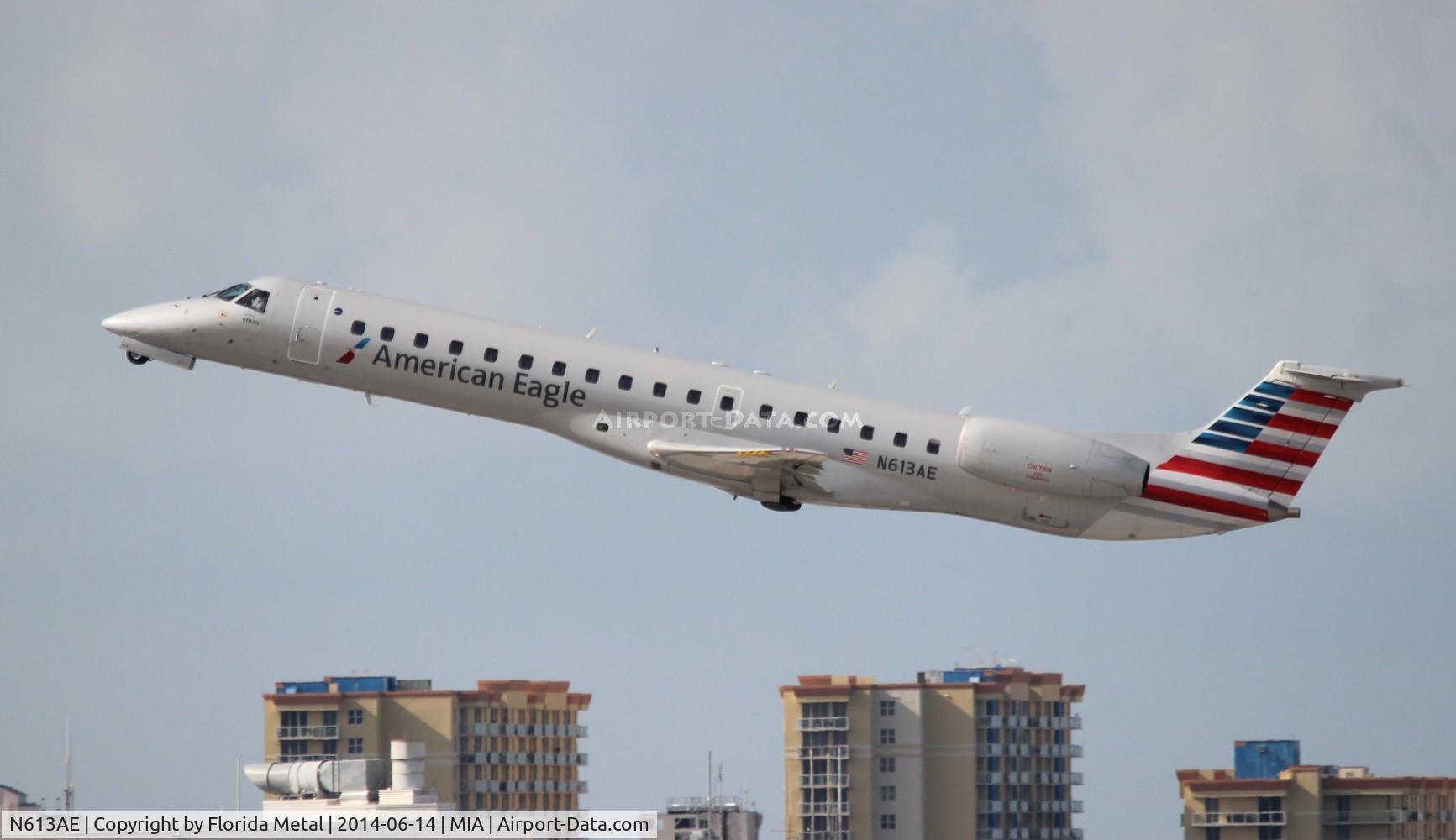 N613AE, 1998 Embraer ERJ-145LR (EMB-145LR) C/N 145081, American Eagle