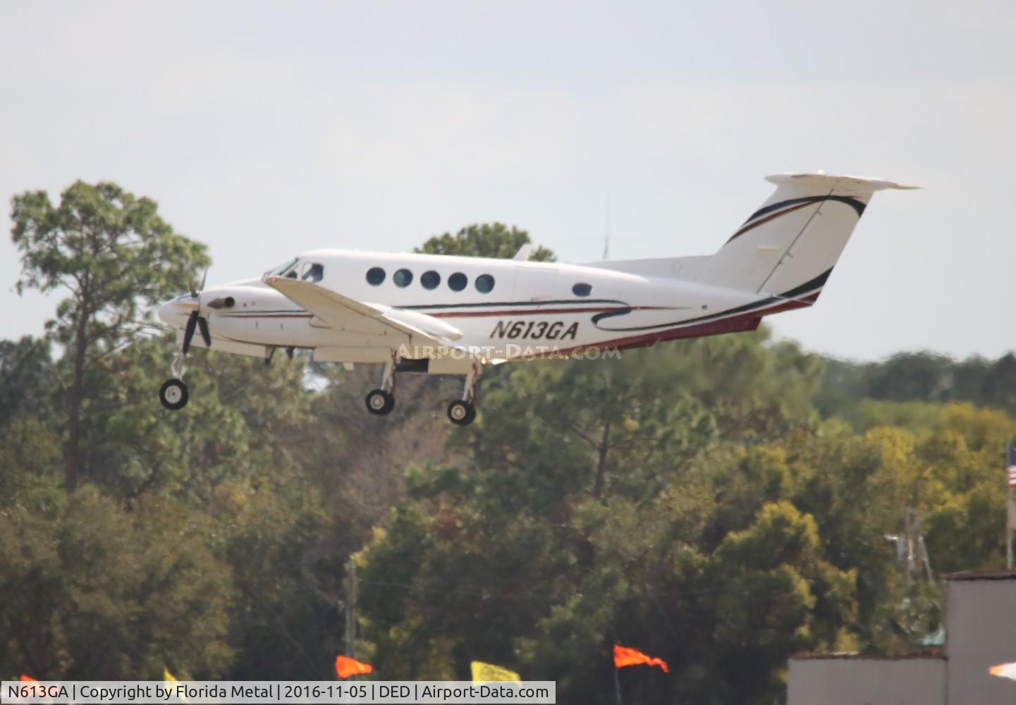N613GA, Raytheon Aircraft Company B200 C/N BB-1909, Beech 200