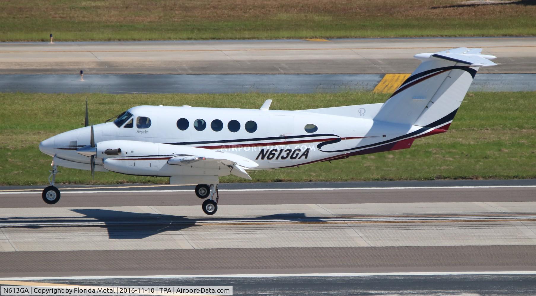N613GA, Raytheon Aircraft Company B200 C/N BB-1909, Beech 200