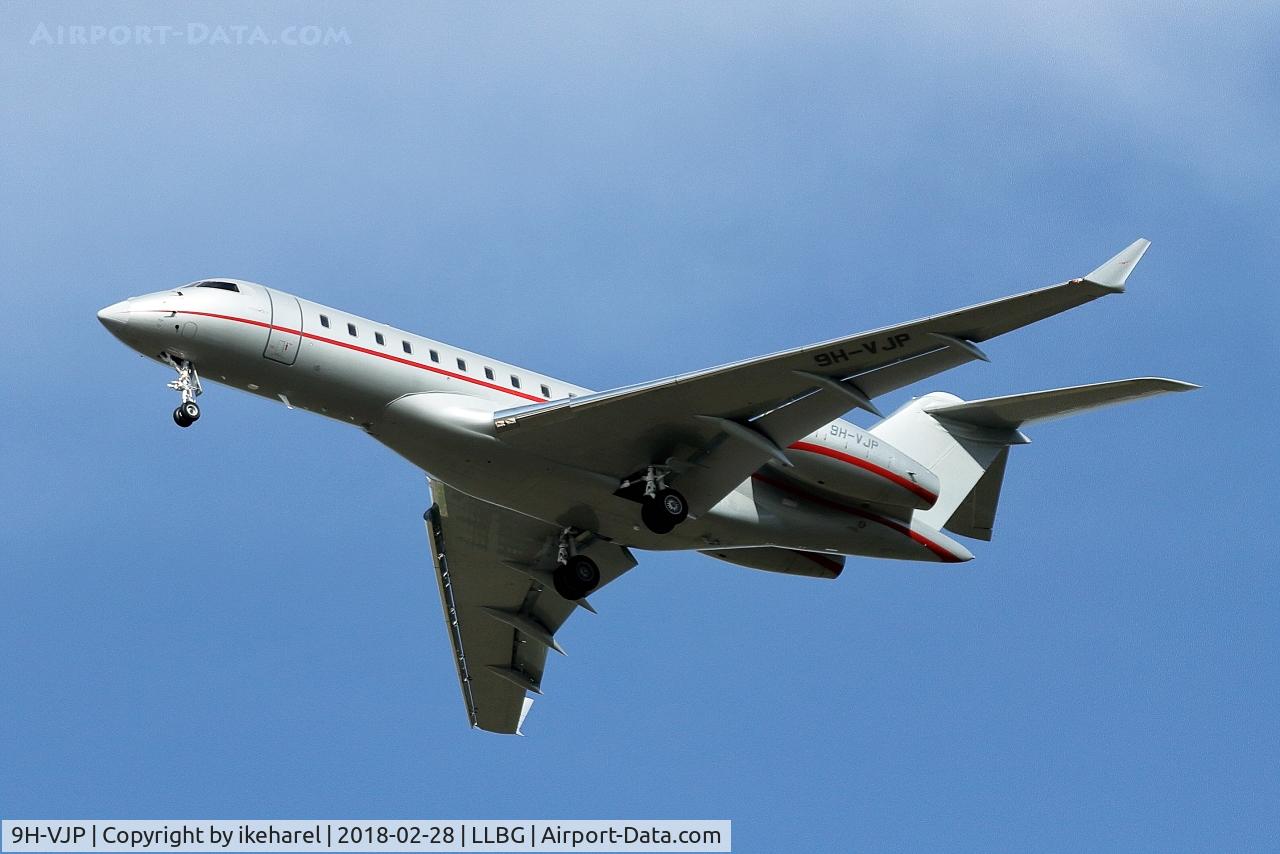 9H-VJP, 2014 Bombardier BD-700-1A10 Global 6000 C/N 9677, VistaJet Bombardier on landing path to runway 30.