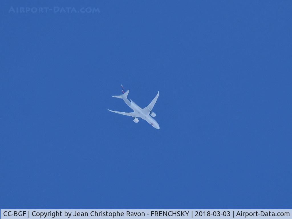 CC-BGF, 2015 Boeing 787-9 Dreamliner Dreamliner C/N 38479, overflying Bordeaux city, LATAM Airlines 704 level 400