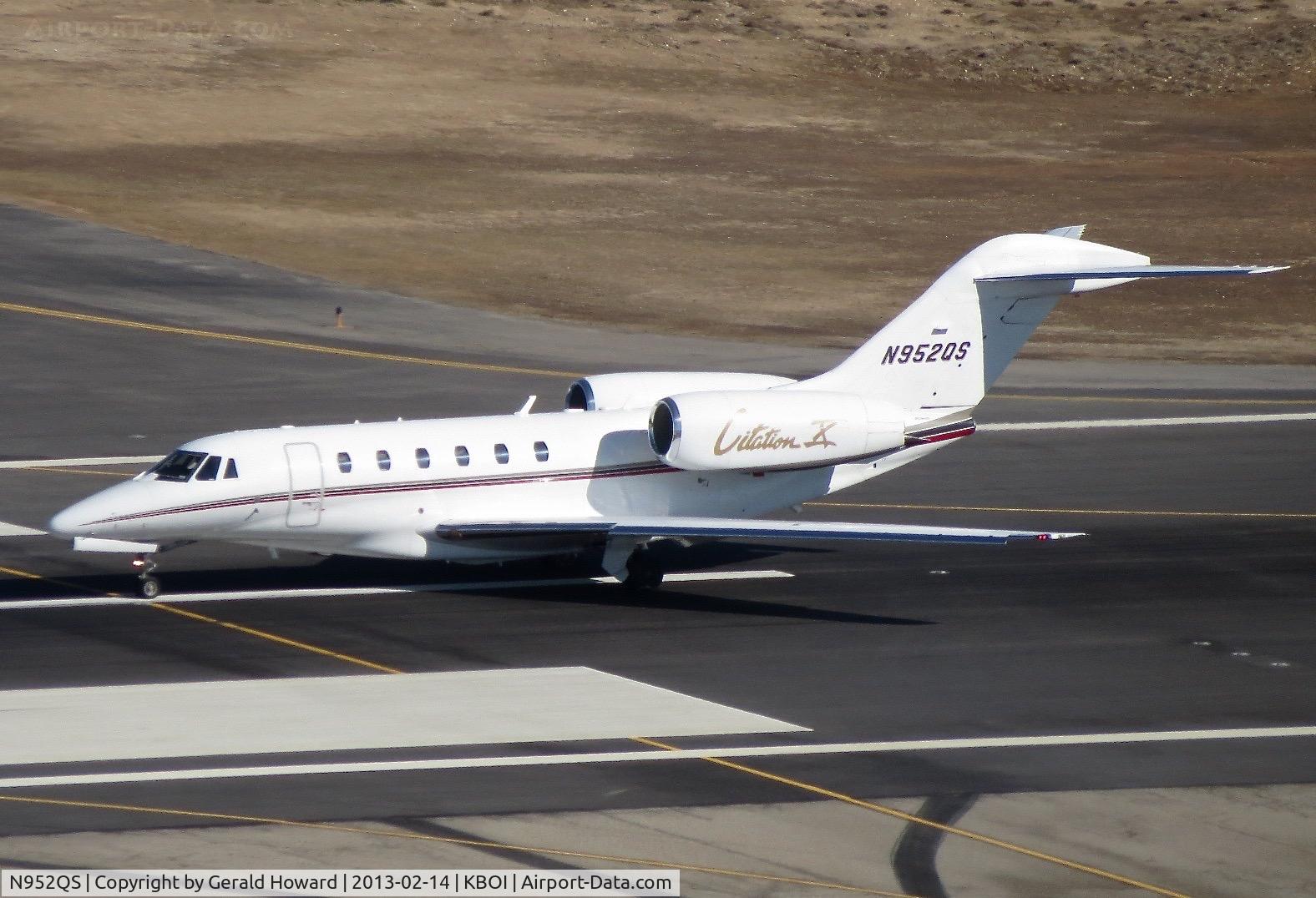 N952QS, 2002 Cessna 750 Citation X Citation X C/N 750-0200, Starting take off roll on RWY 28L.