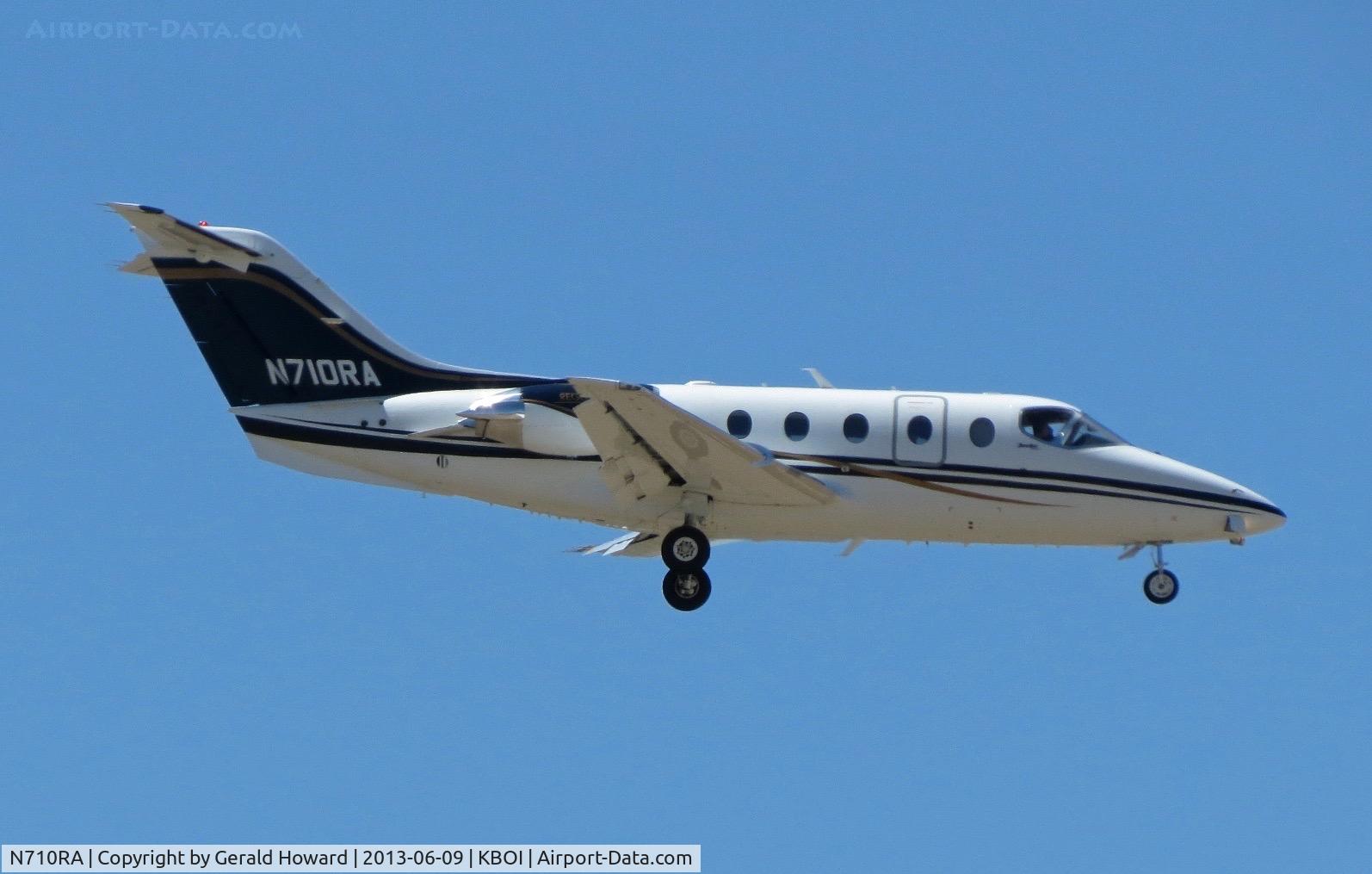 N710RA, 2007 Hawker Beechcraft 400A Beechjet Beechjet C/N RK-543, Landing RWY 10R.