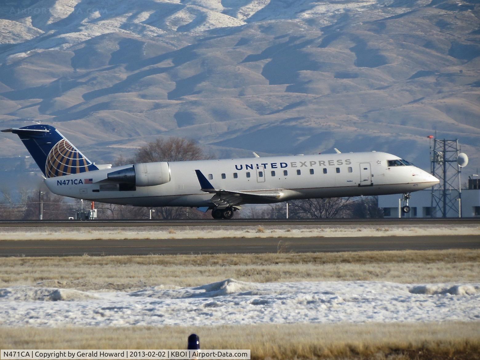 N471CA, 2002 Bombardier CRJ-200ER (CL-600-2B19) C/N 7655, Landing on RWY 10L.