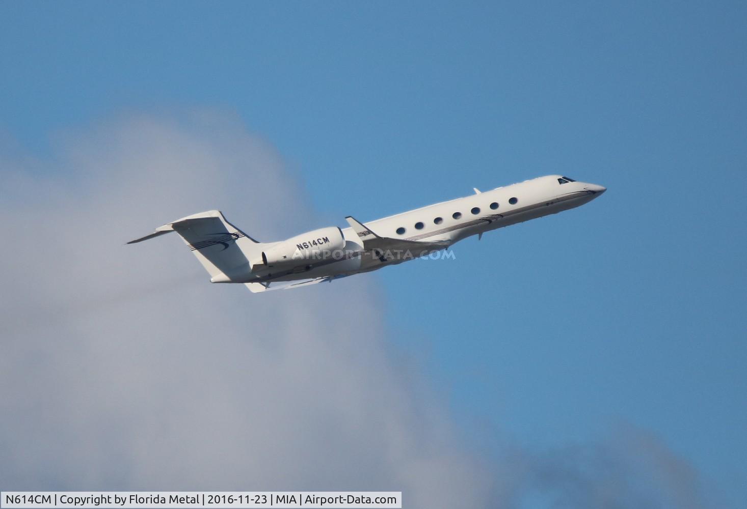 N614CM, 2000 Gulfstream Aerospace G-V C/N 614, Gulfstream V