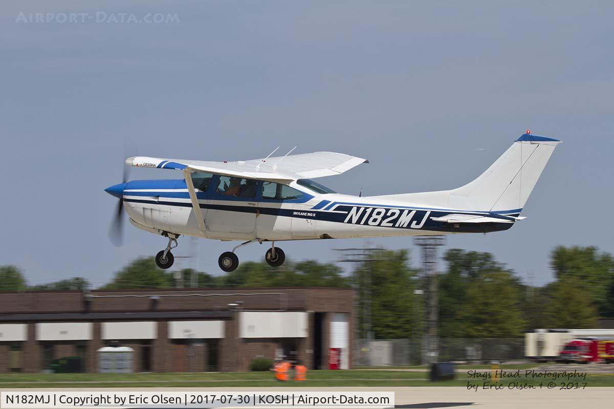 N182MJ, 1979 Cessna R182 Skylane RG C/N R18200718, Cessna R182 departing Airventure