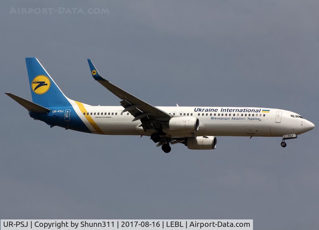 UR-PSJ, 2013 Boeing 737-9KV C/N 41535, Landing rwy 07L