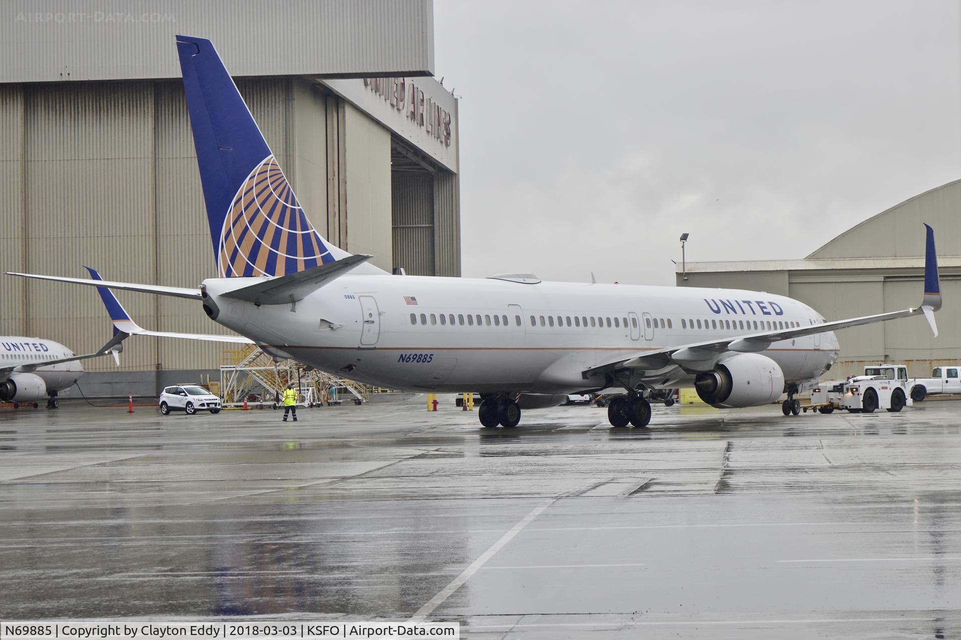 N69885, 2015 Boeing 737-924/ER C/N 42189, SFO 2018.