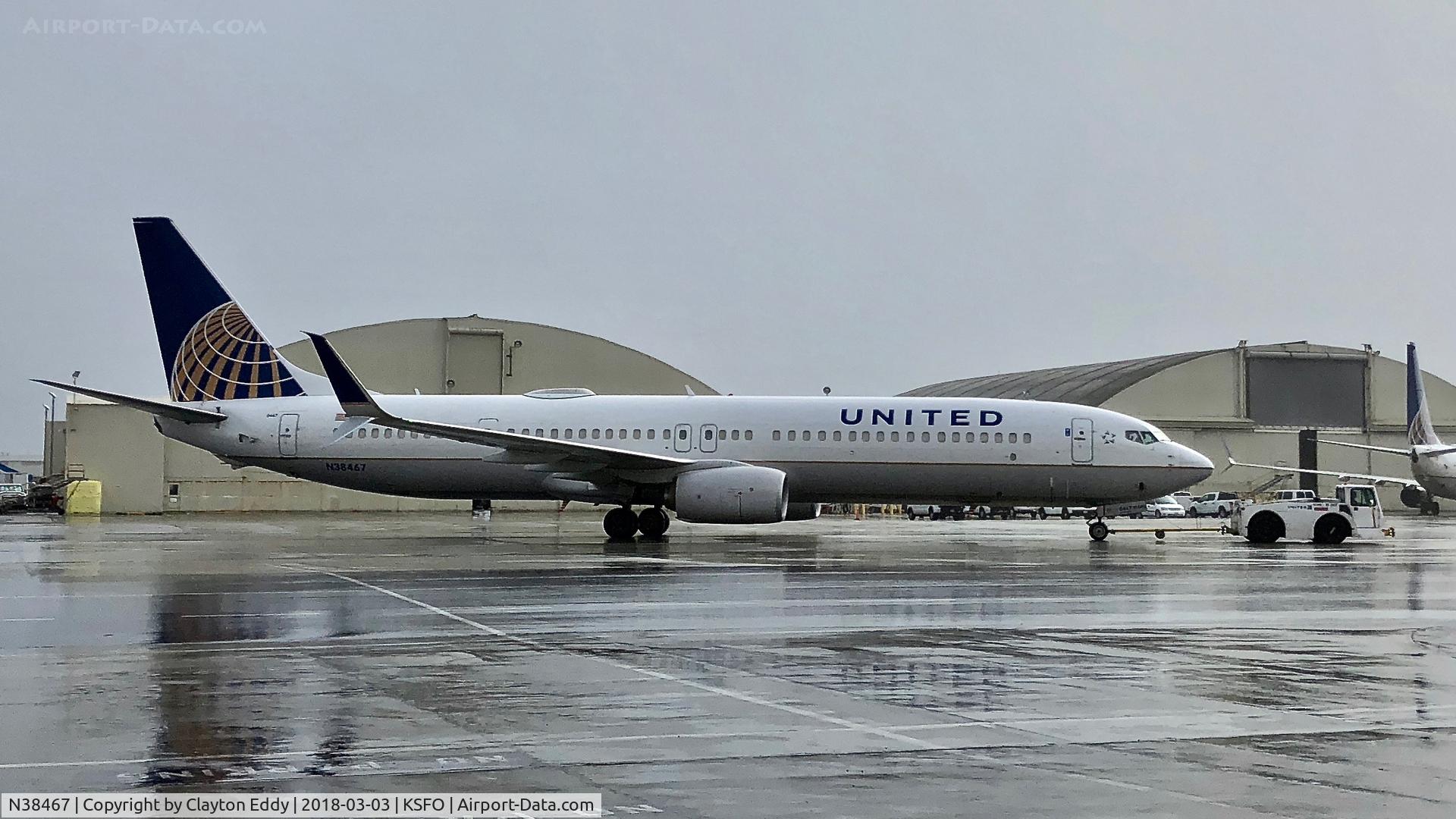 N38467, 2013 Boeing 737-924/ER C/N 33537, SFO 2018.